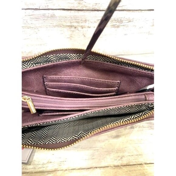 Jen & Co. Vegan Leather Violet Crossbody Clutch with Adjustable Straps - Picture 7 of 12